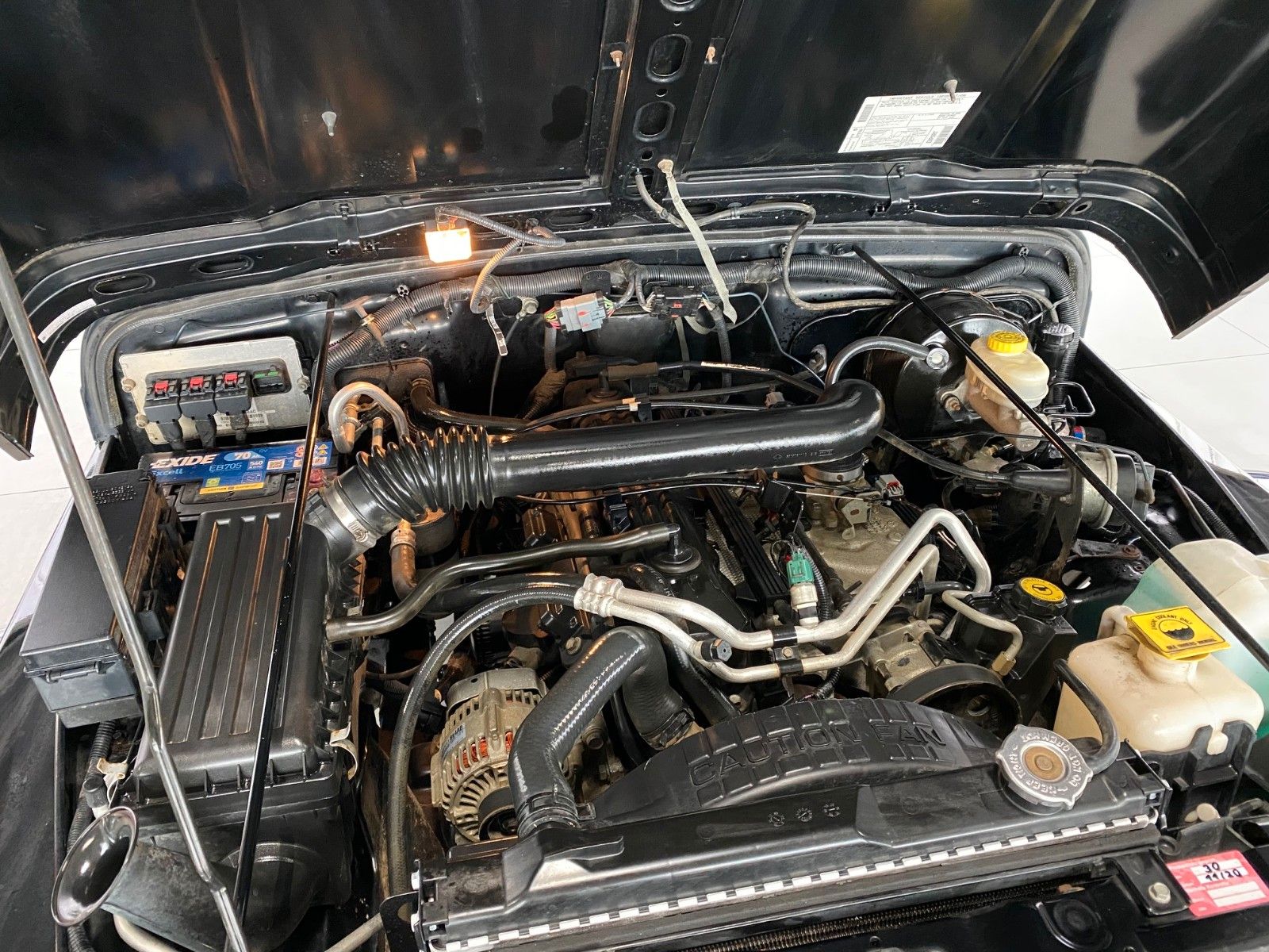 Fahrzeugabbildung Jeep Wrangler 4.0 Sport BFGoodrich T/A 265/70R16 TOP