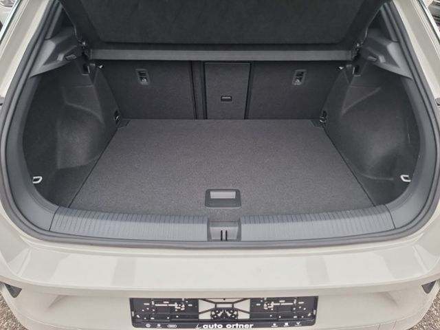 Fahrzeugabbildung Volkswagen T-Roc 1.0 TSI R-LINE LED APP CONNECT SHZ PDC DAB