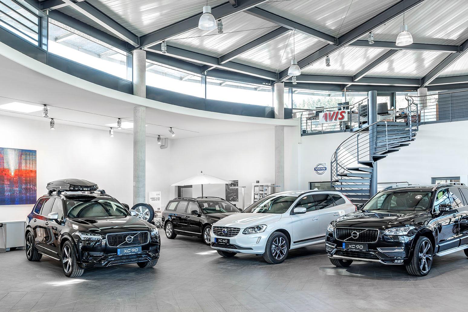 showroom-image-top