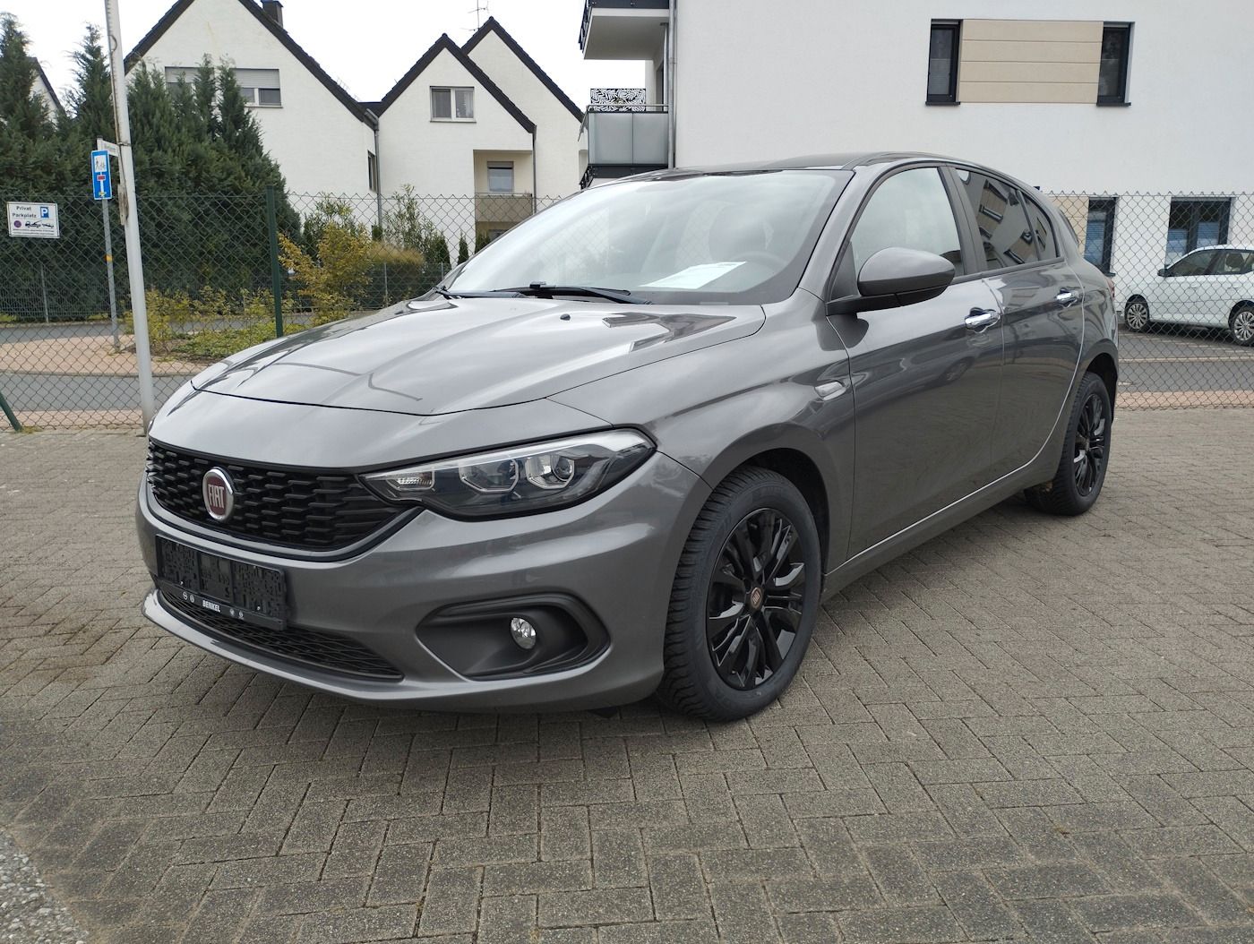 Fahrzeugabbildung Fiat Tipo Hatchback 1.4 Sitzheiz Klima PDC ALU