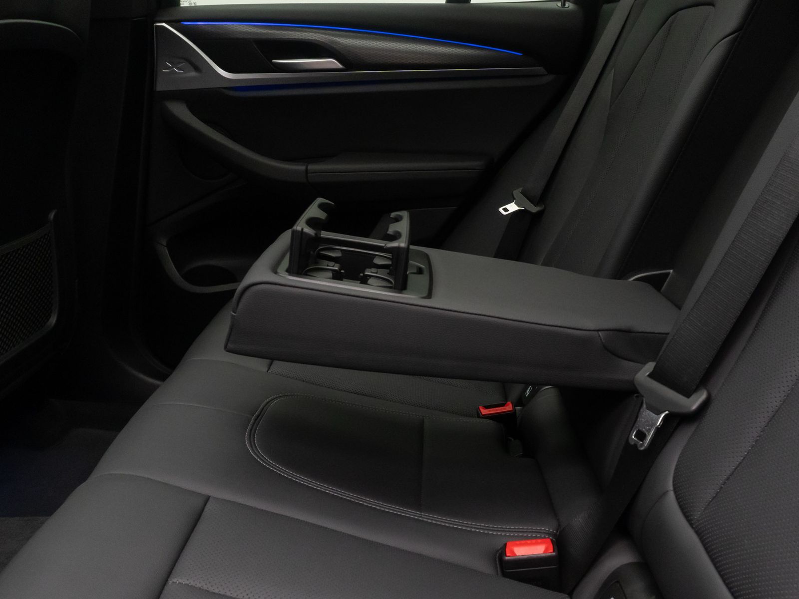 Fahrzeugabbildung BMW X3 xD20d M Sport Laser Pano Kamera HUD DAB HiFi