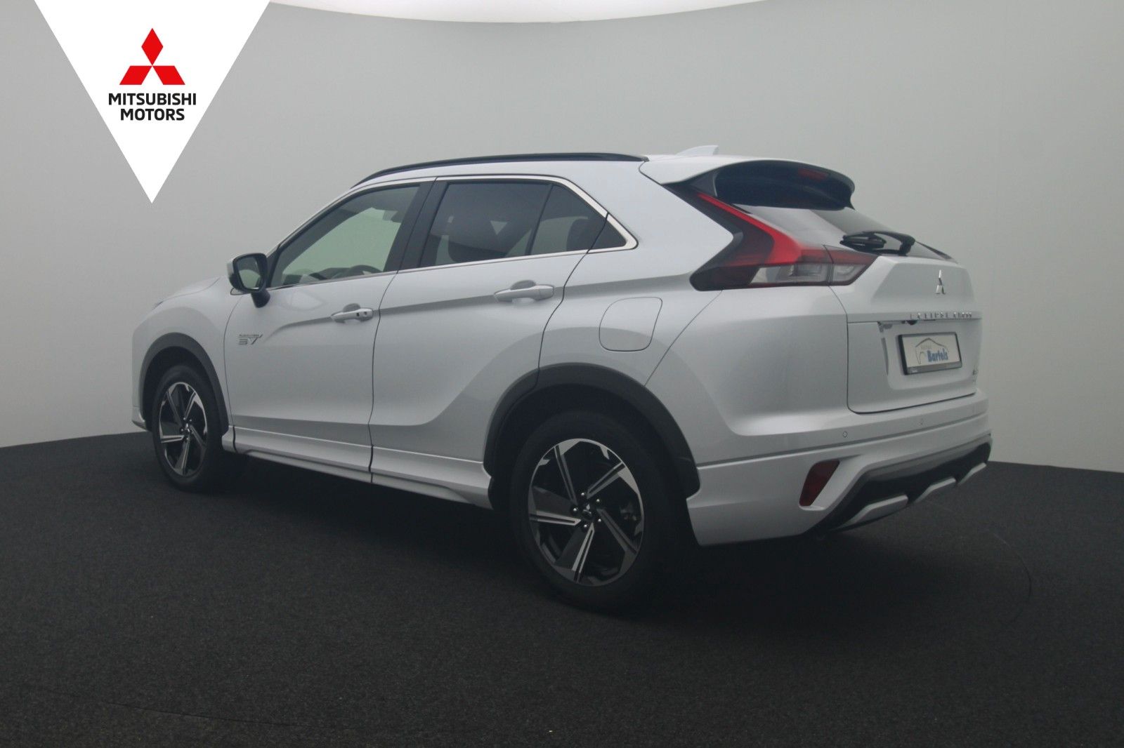 Fahrzeugabbildung Mitsubishi Eclipse Cross 2.4 PHEV Top 4WD PANO ACC LED