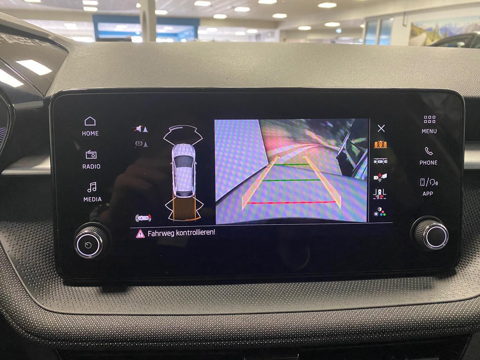 Fahrzeugabbildung SKODA Fabia 1.0 TSI Selection APP+5J. GARANTIE+KAMERA+