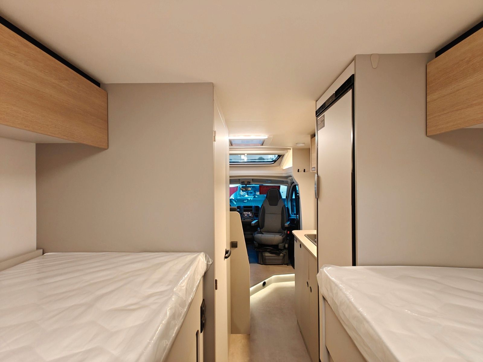 Fahrzeugabbildung LMC Tracer V 670 - Tracer Van Paket, 140PS, MJ2026 -