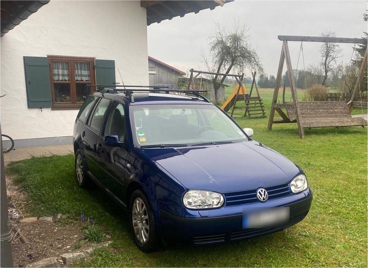 Volkswagen Golf 2005 — rear view