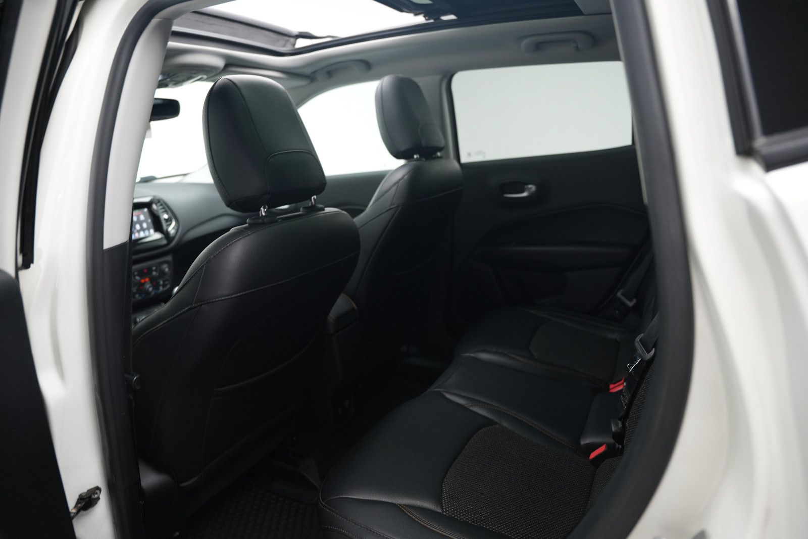 Fahrzeugabbildung Jeep Compass Limited 4WD /PANO/SHZ/L-HEIZ/PDC