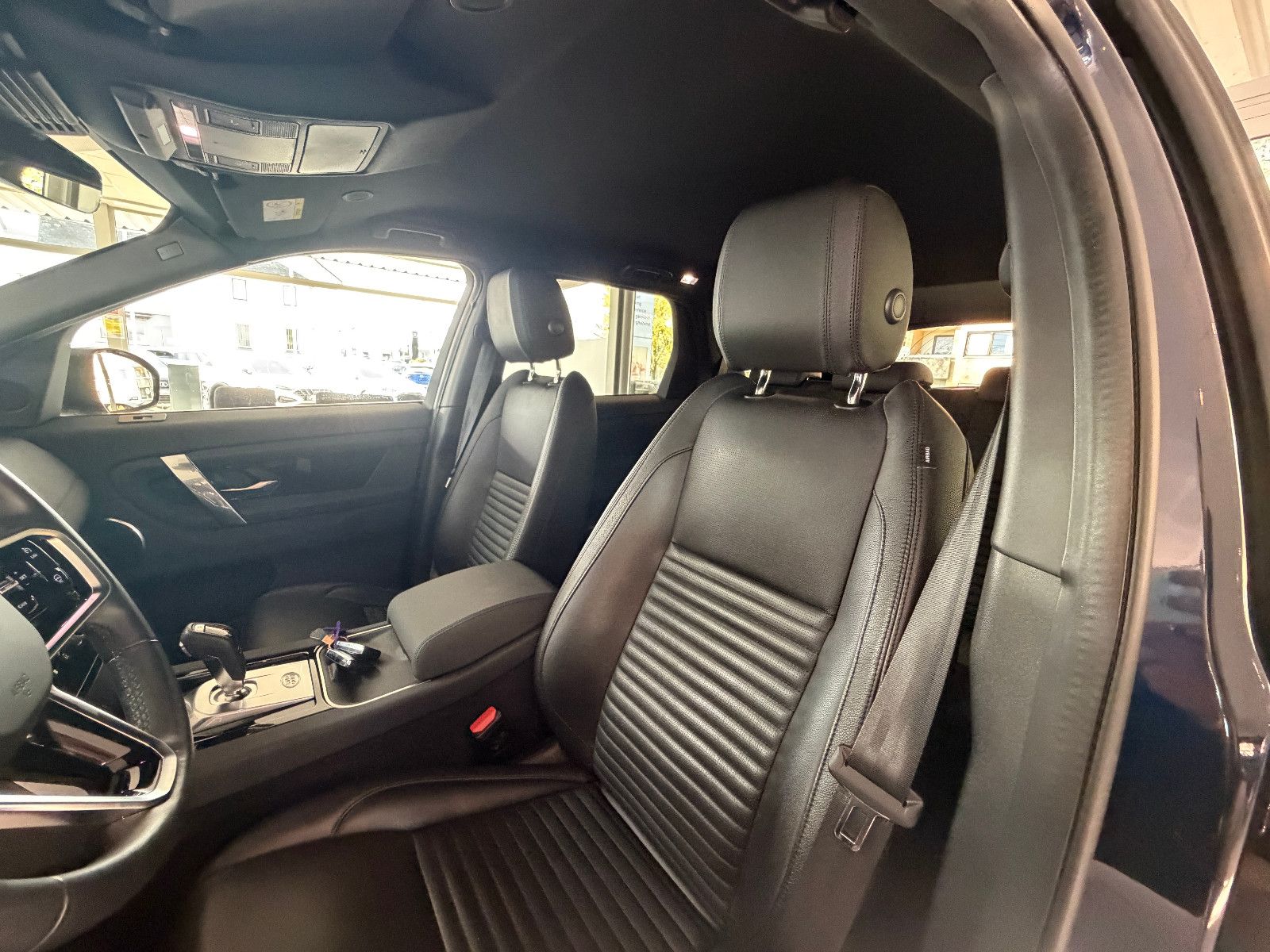 Fahrzeugabbildung Land Rover Discovery Sport S /360°KAM/ACC/NAVI/SHZ/L-HEIZUN