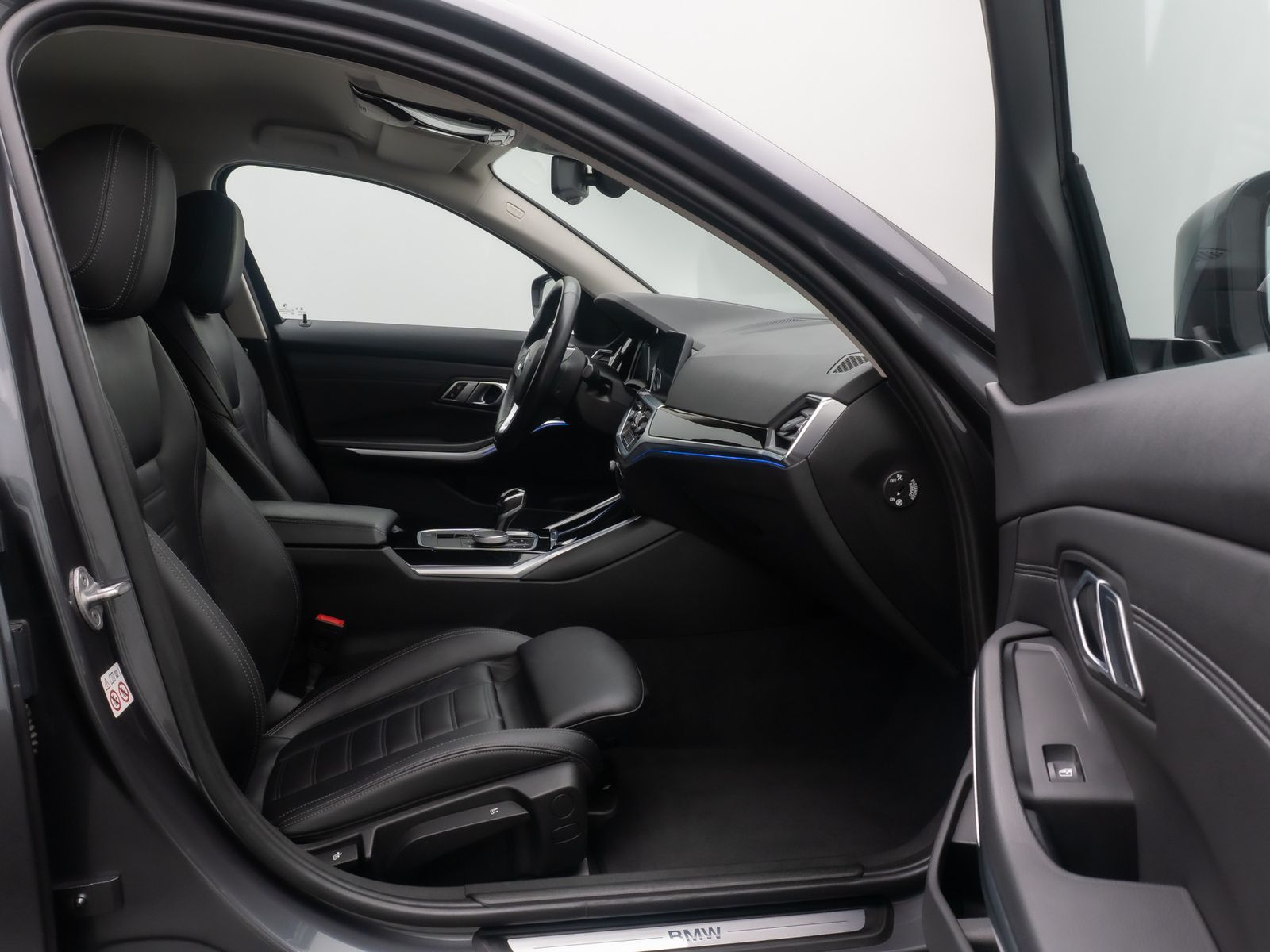 Fahrzeugabbildung BMW 320d xD Sport Line ACC Laser HUD DAB Alarm Leder