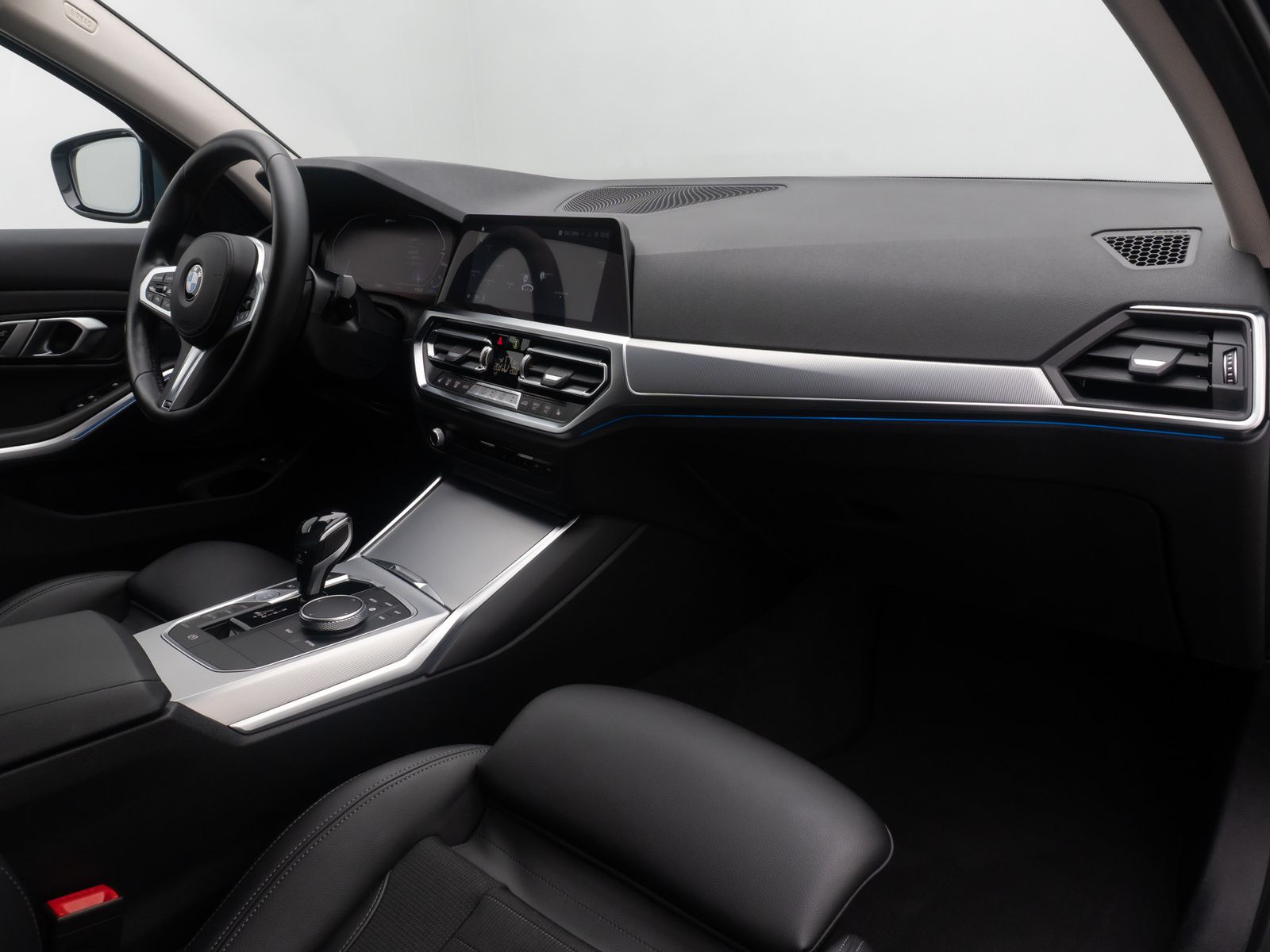Fahrzeugabbildung BMW 330e xD SportLine Kamera DAB HiFi Stop&Go Komfor