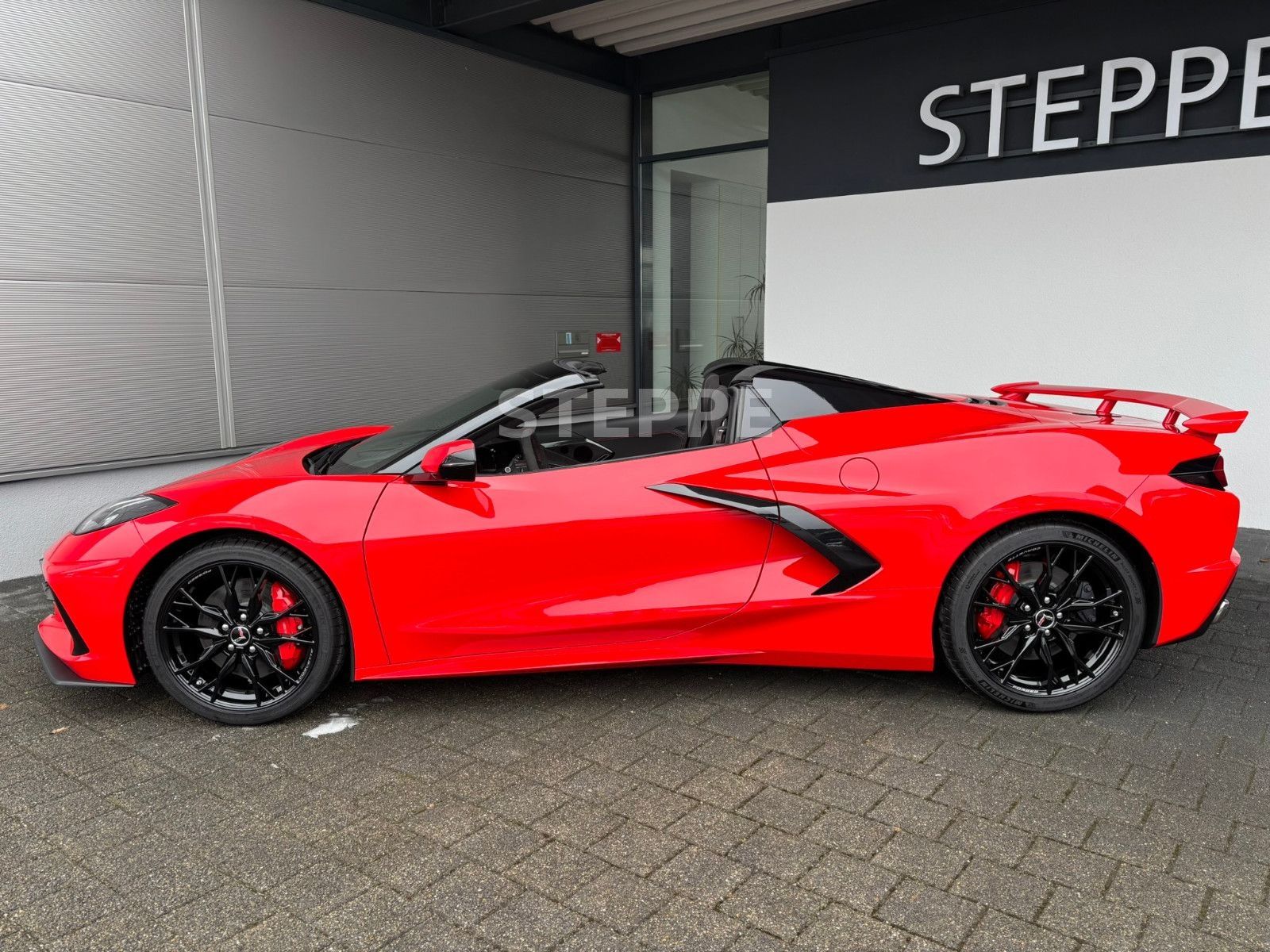 Corvette C8 Stingray Convertible 2025 3LT EUModell STEPPE