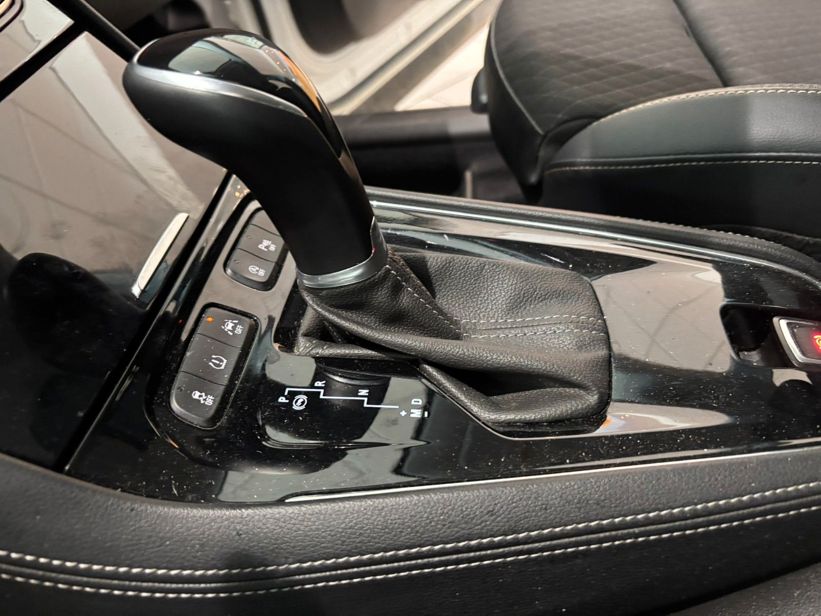 Fahrzeugabbildung Opel Grandland 1.5D AHK/KAMERA/SHZ/LHZ/FSH/ALU/ACC