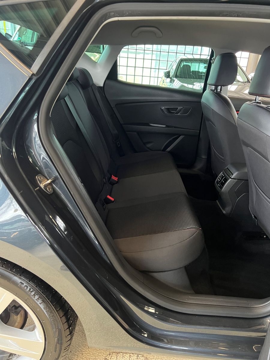 Fahrzeugabbildung SEAT Leon FR 1.5 TSI * AUTOMATIK *LED*