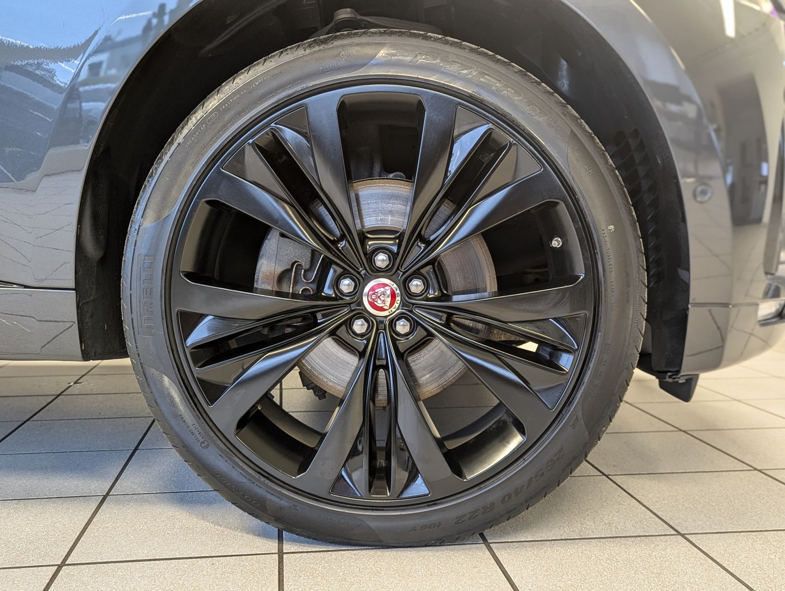 Fahrzeugabbildung Jaguar F-PACE R-Sport AWD Black LED+ PanoACC 22"
