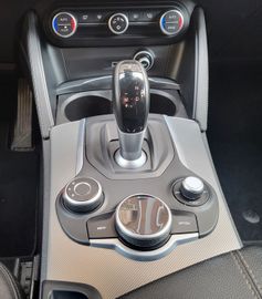 Alfa-Romeo Stelvio - 5
