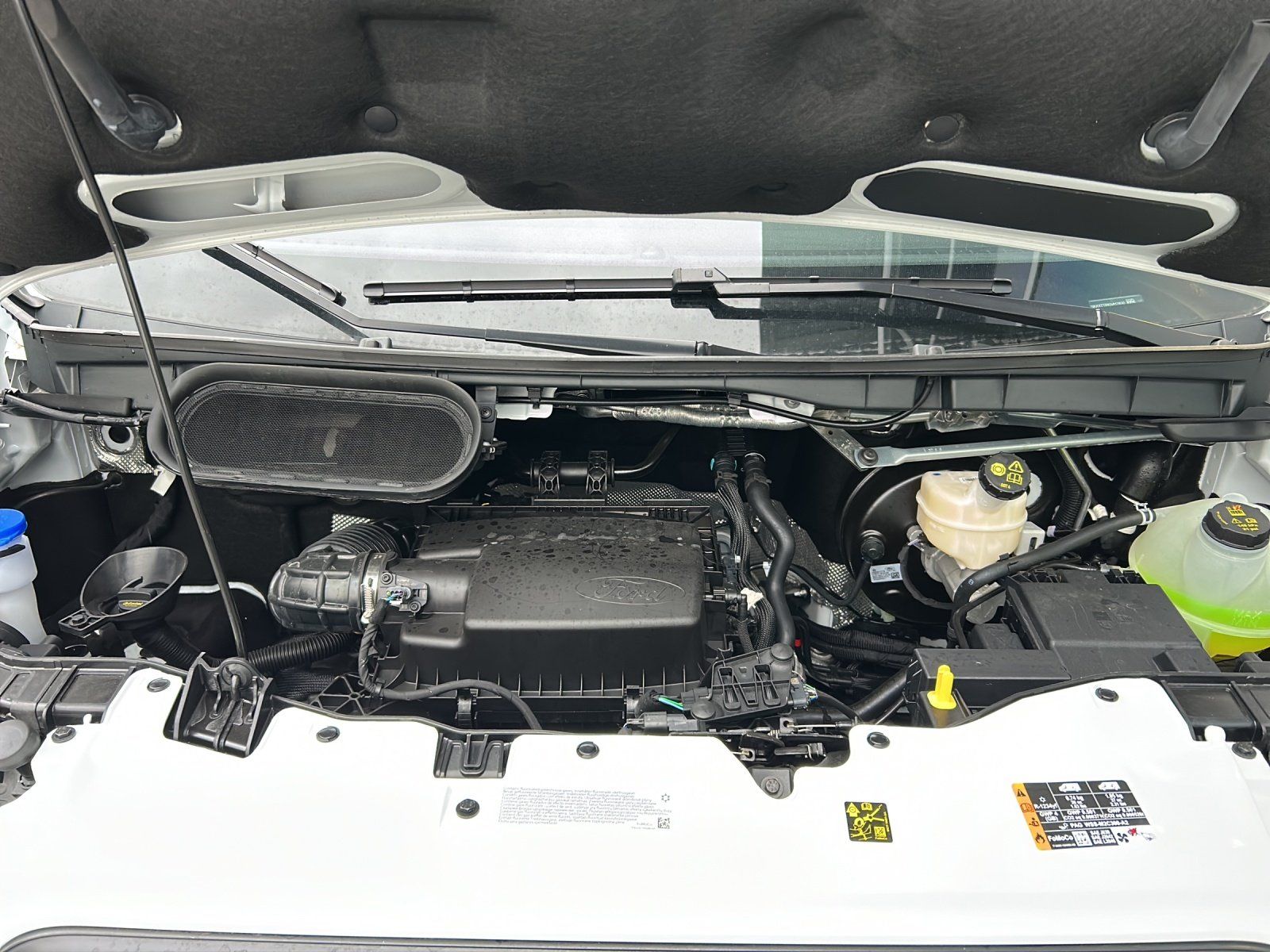 Fahrzeugabbildung Ford Transit Kombi 350L3 Trend 6 Sitze GJR Techno Pak