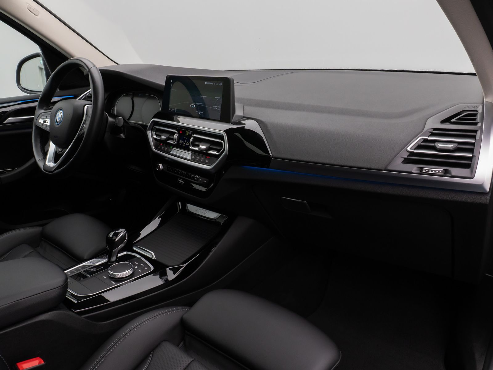 Fahrzeugabbildung BMW X3 xD30e Panorama Kamera DAB HiFi Lenkrhz Sport