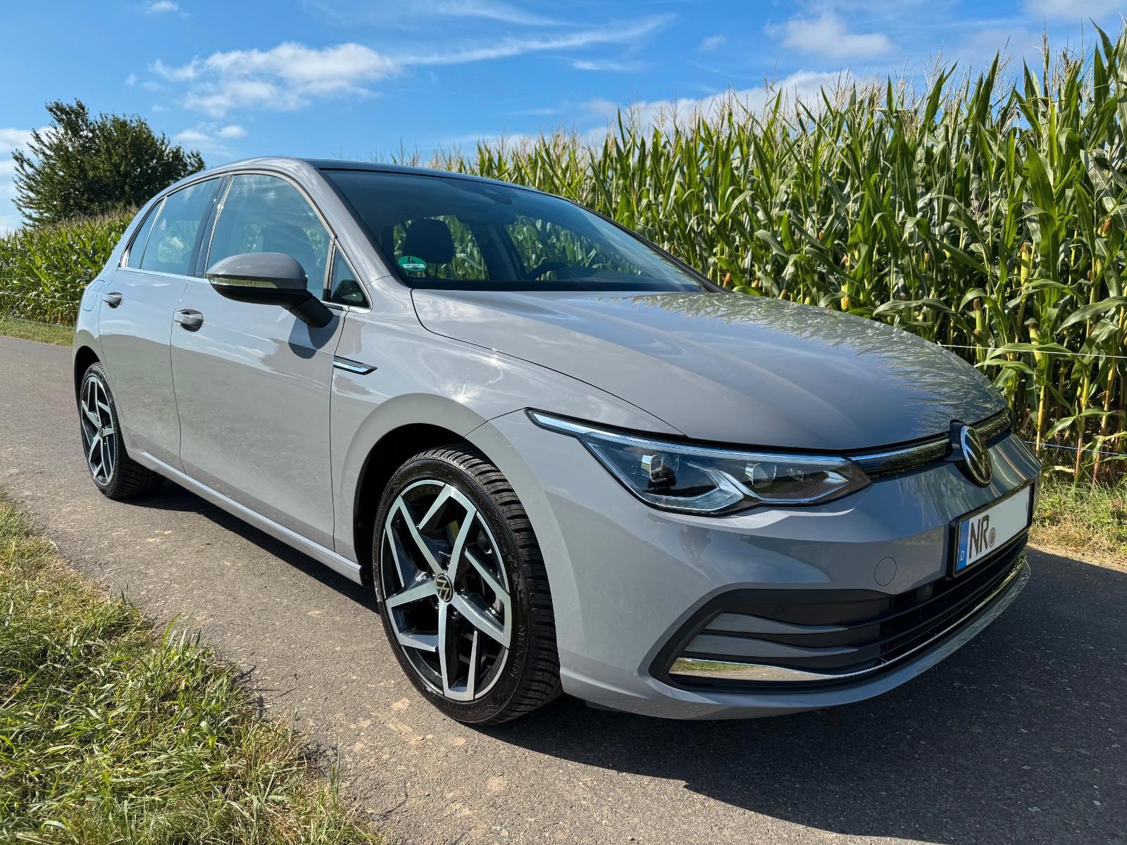Volkswagen Golf 1.5 TSI OPF 131PS Style Pano*Navi*Alu*
