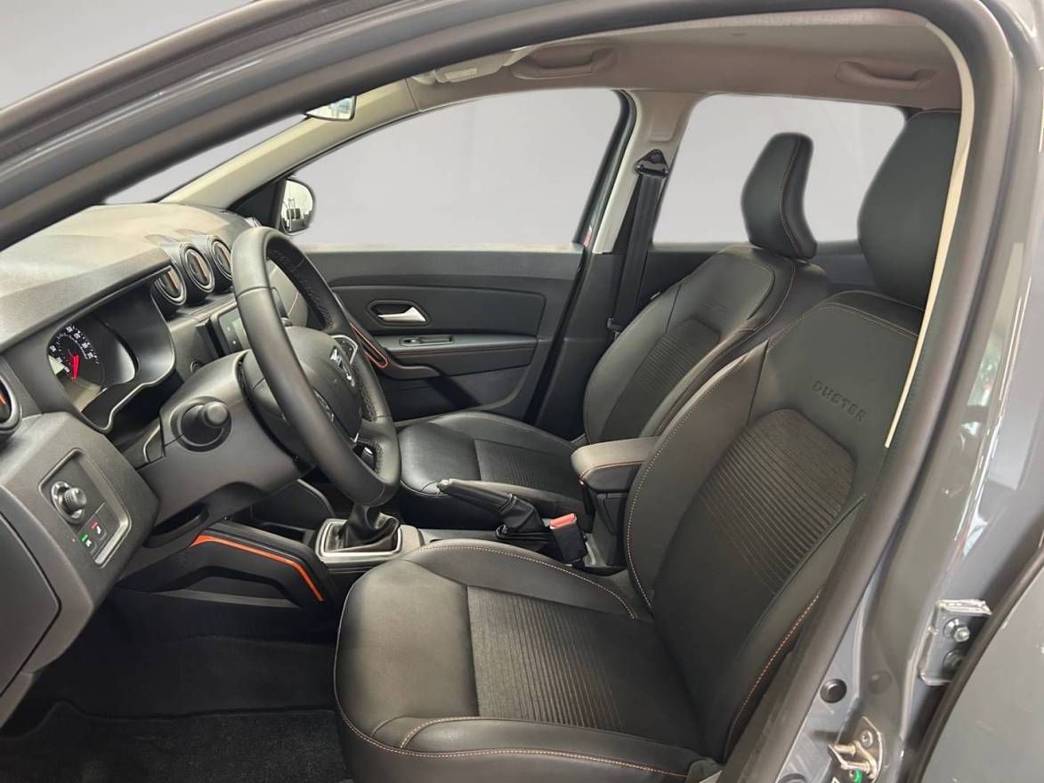 Fahrzeugabbildung Dacia DUSTER Sondermodell Extreme TCe 100 ECO-G 2WD