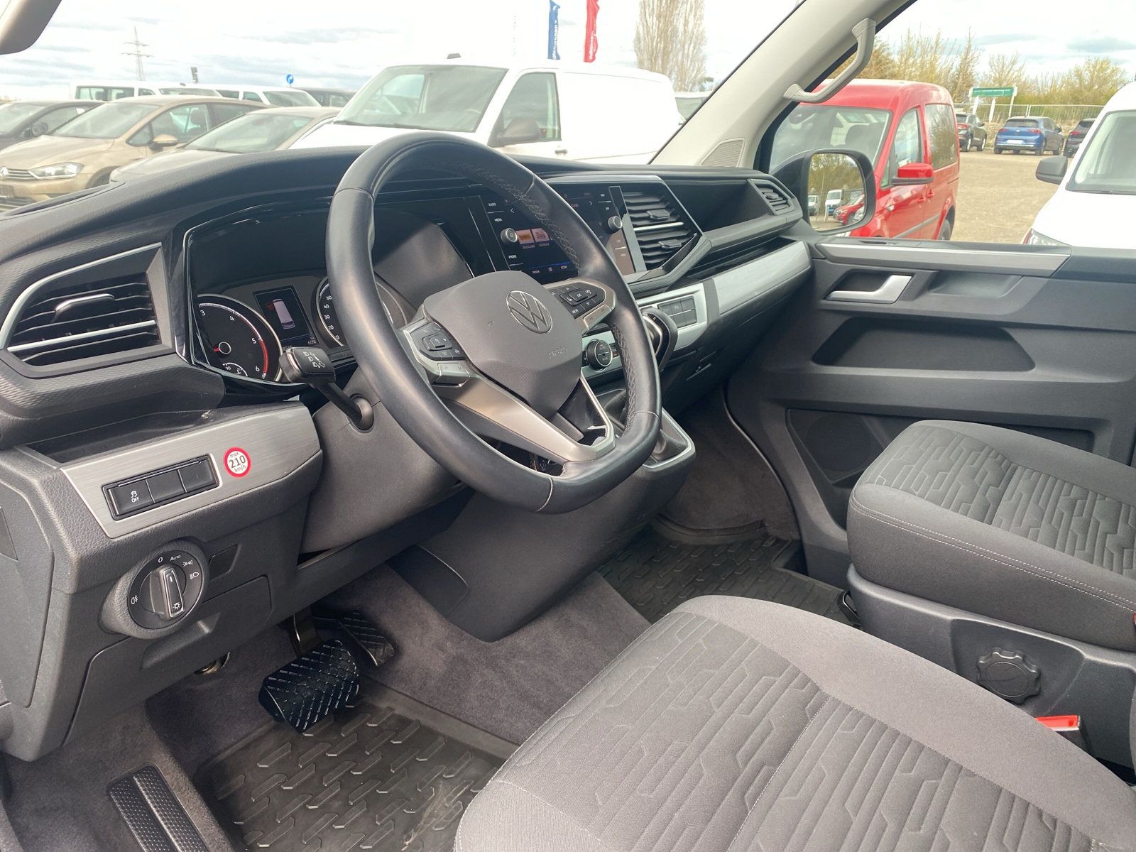 Fahrzeugabbildung Volkswagen T6 Multivan 2.0 TDI DSG LED STANDHZG KAMERA ACC