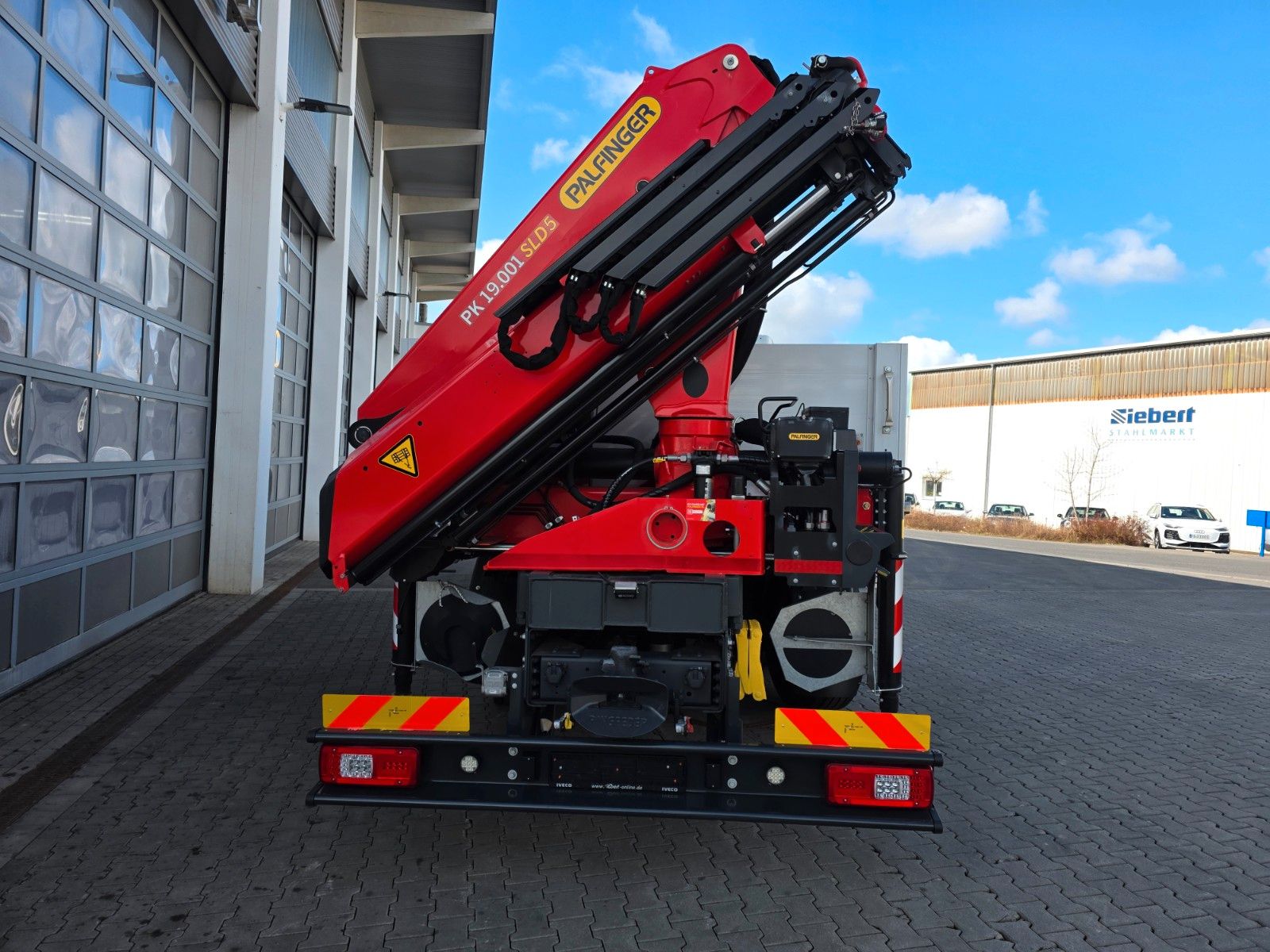 Fahrzeugabbildung Iveco X-Way AD280X49Y Palfinger PK 19.001 SLD5 Funk