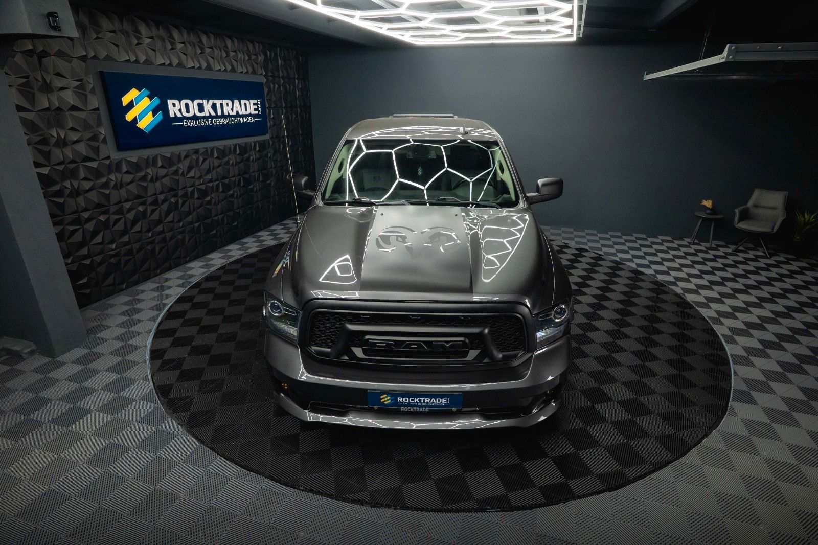 Fahrzeugabbildung Dodge RAM 5.7 V8 HEMI 4x4 OFFROAD Night-Paket *LED*AHK