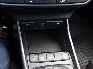 Fotografie 14 des Hyundai Bayon 1.0 T-GDI Select 2WD*SHZ*LEHZ*Metallic
