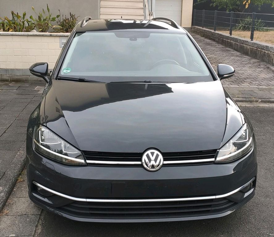 Image of Volkswagen Golf