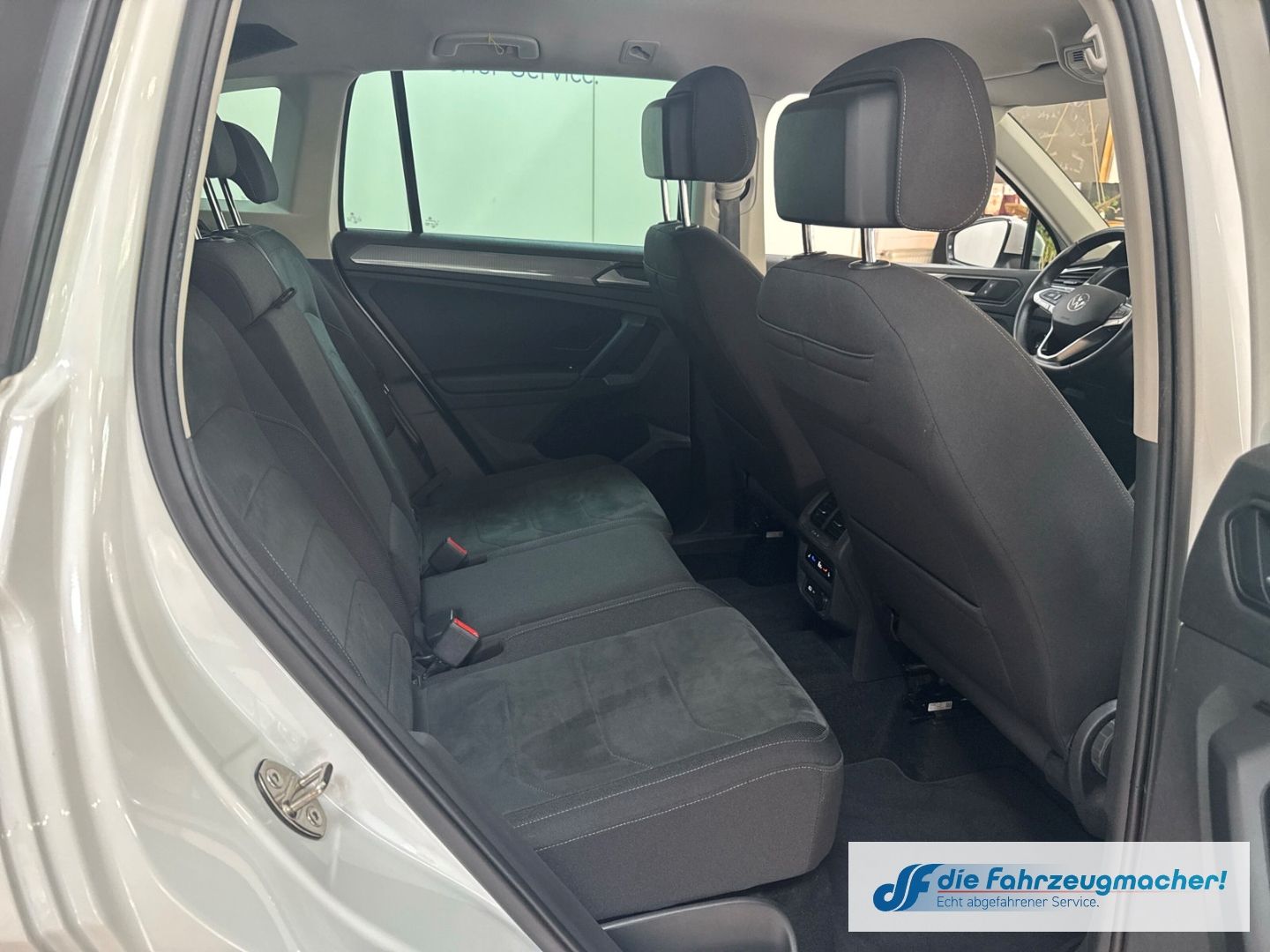 Fahrzeugabbildung Volkswagen Tiguan Life eHybrid 1.4 TSI EU6d Navi Digitales