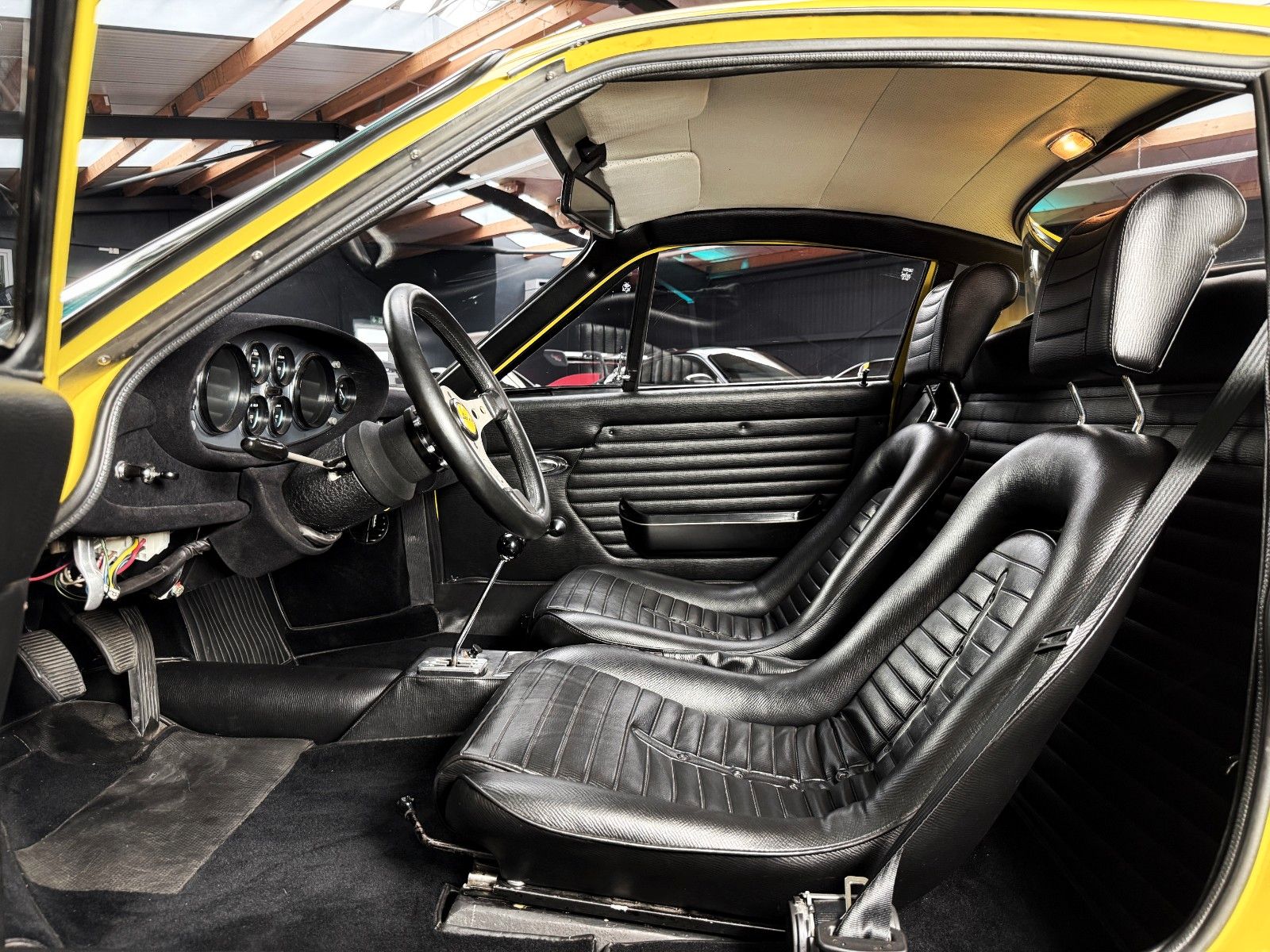 Fahrzeugabbildung Ferrari Dino 246 GT + Giallo Fly + Vollrest. + Zustand 1