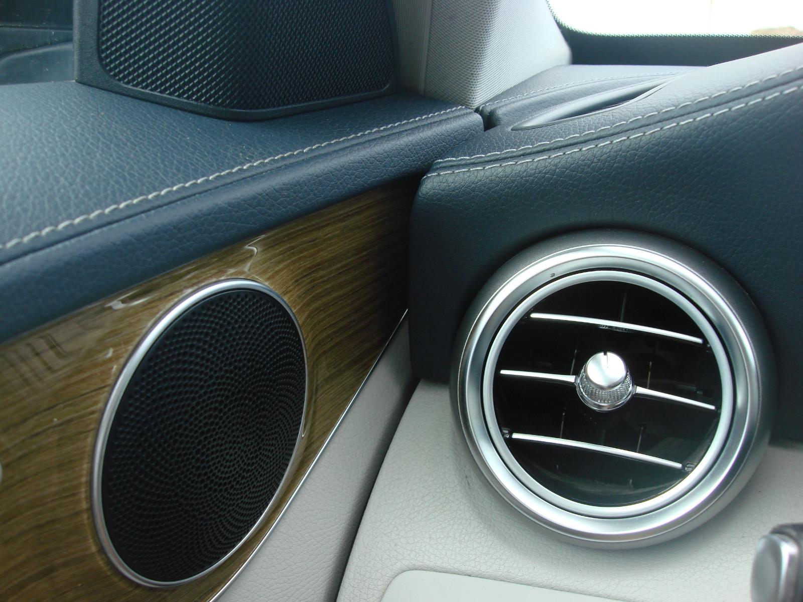 Mercedes-Benz C 180 CGI Lim. Exclusive*Comand*LED*PDC*SHZ*TÜV*