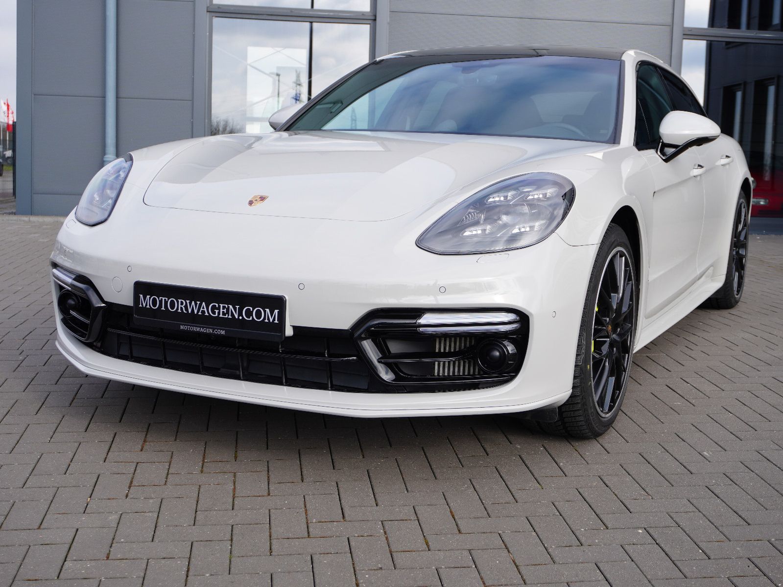 Fahrzeugabbildung Porsche Panamera Sport Turismo 4 E-Hybrid