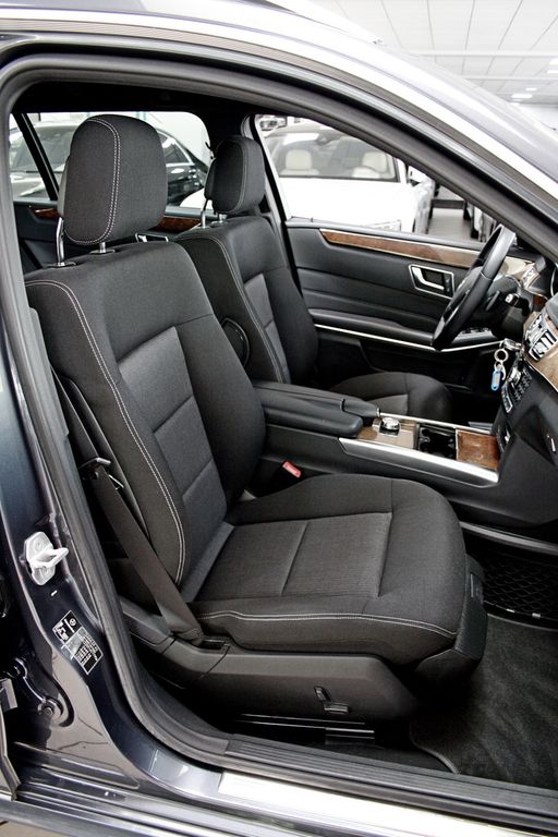 Mercedes-Benz E 200 d T ELEGANCE NAVI PDC LED SHZ NETTO 13.900