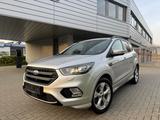 Ford Kuga ST-Line ALLRAD AUTOMATIK NAVI PANORAMADACH - silberne Ford Kuga