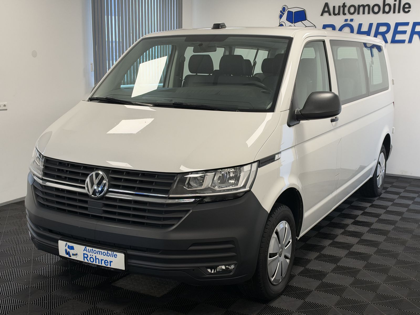 Volkswagen T6 Kombi T6.1 2.0 TDI lang 9-Sitze Standheizung