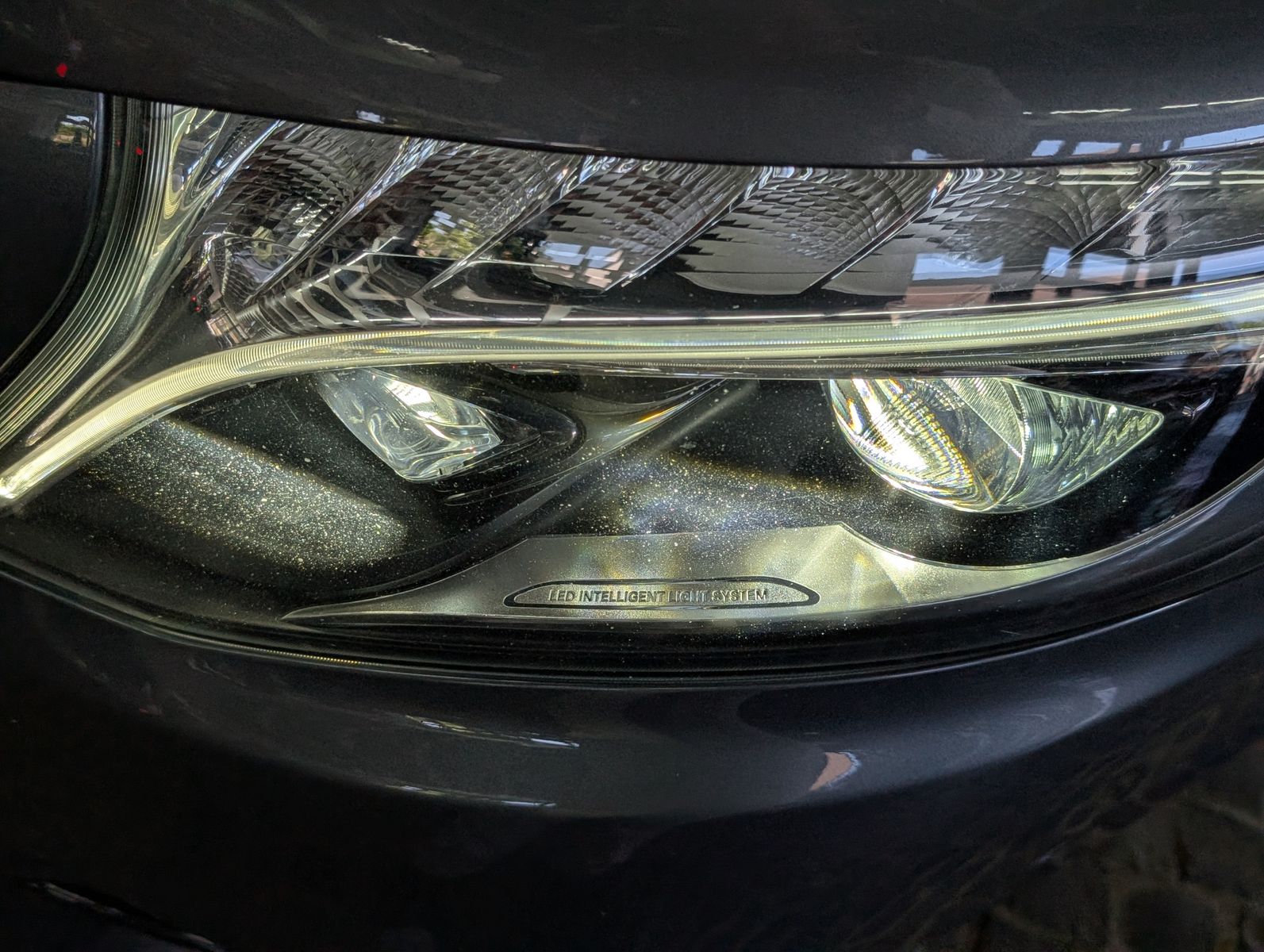 Fahrzeugabbildung Mercedes-Benz V 220 d AMG lang Standheiz LED MBUX BURM ACC AHK