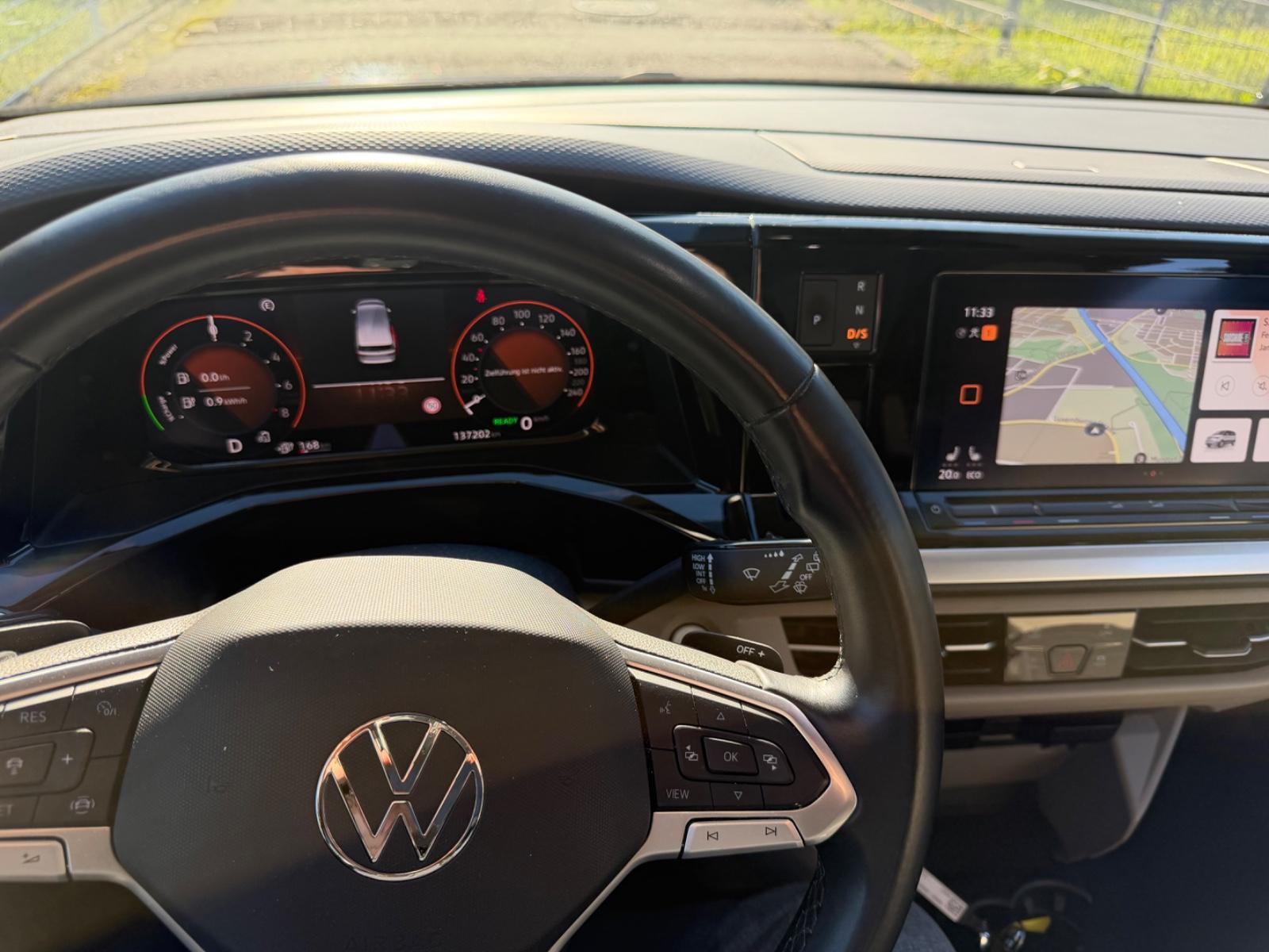 Volkswagen T7 Multivan eHybrid lang Panorama/7Sitze-Voll!