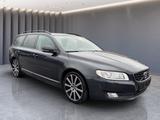Volvo V70 Kombi 2.4 D5 AWD*AUTOMATIK*XE*NAVI*LEDER* - graue Volvo V70