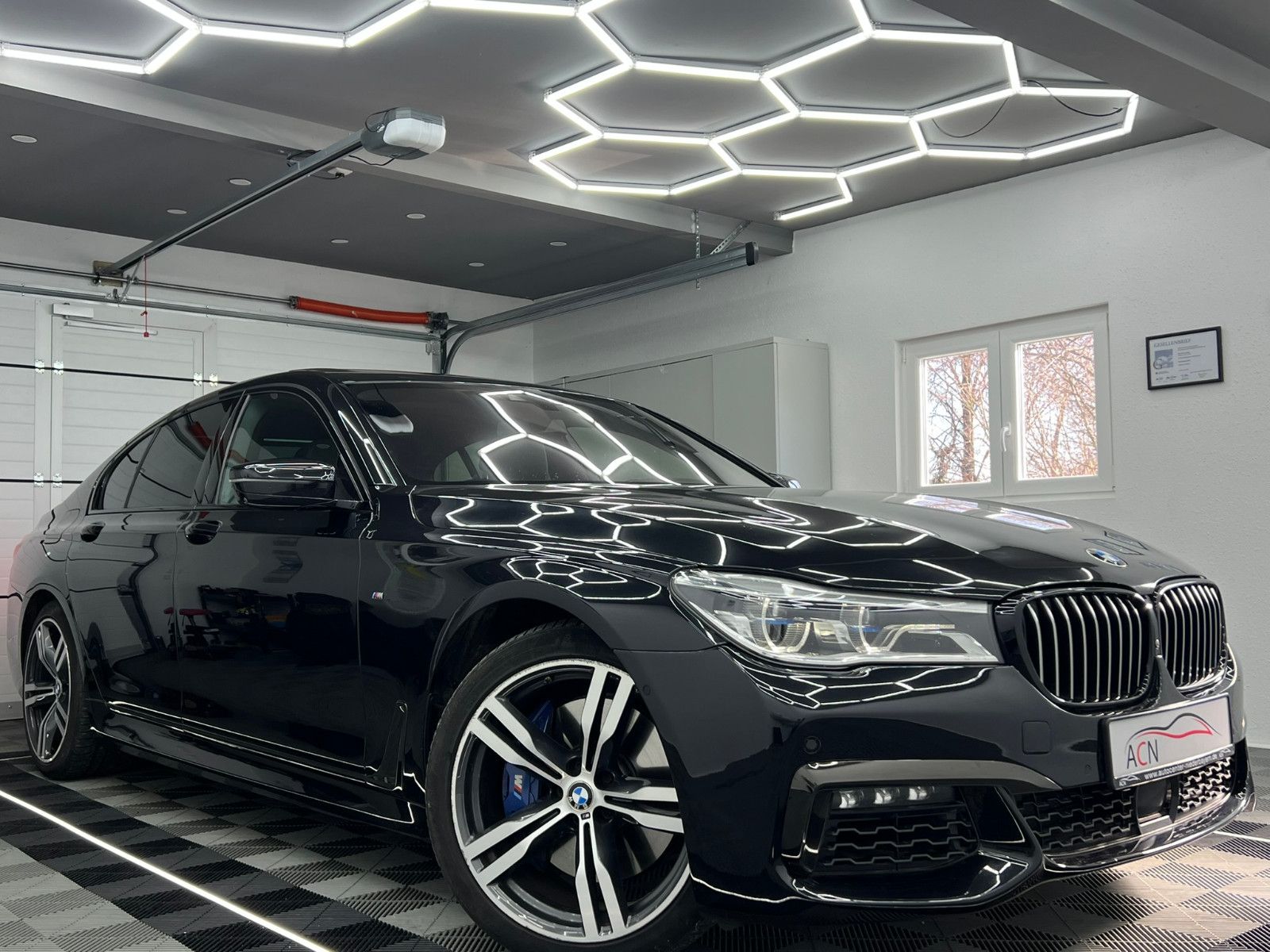 Fahrzeugabbildung BMW 750 d xDrive M SPORT/LASER/TOP VIEW/MASSAGE/19%