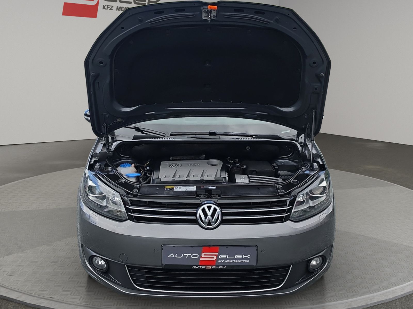 Fahrzeugabbildung Volkswagen Touran Match AUTOMATIK LEDER  PDC SHZ PDC