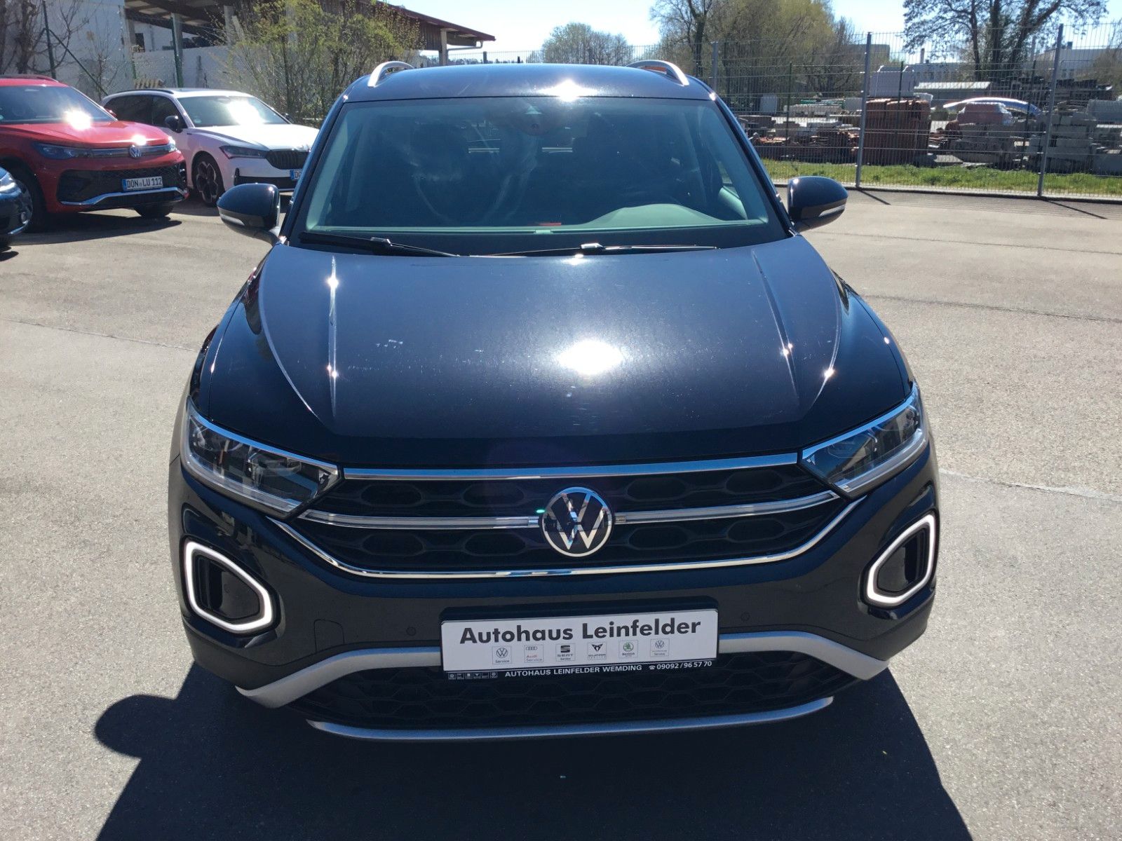 Fahrzeugabbildung Volkswagen T-Roc 1.5 TSI DSG Style+ACC+MatrixLED+Kessy+Navi