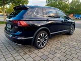 Volkswagen Tiguan Allspace 2.0 TDI SCR 140kW DSG 4MOT I... - VW Tiguan Allspace Gebrauchtwagen in München
