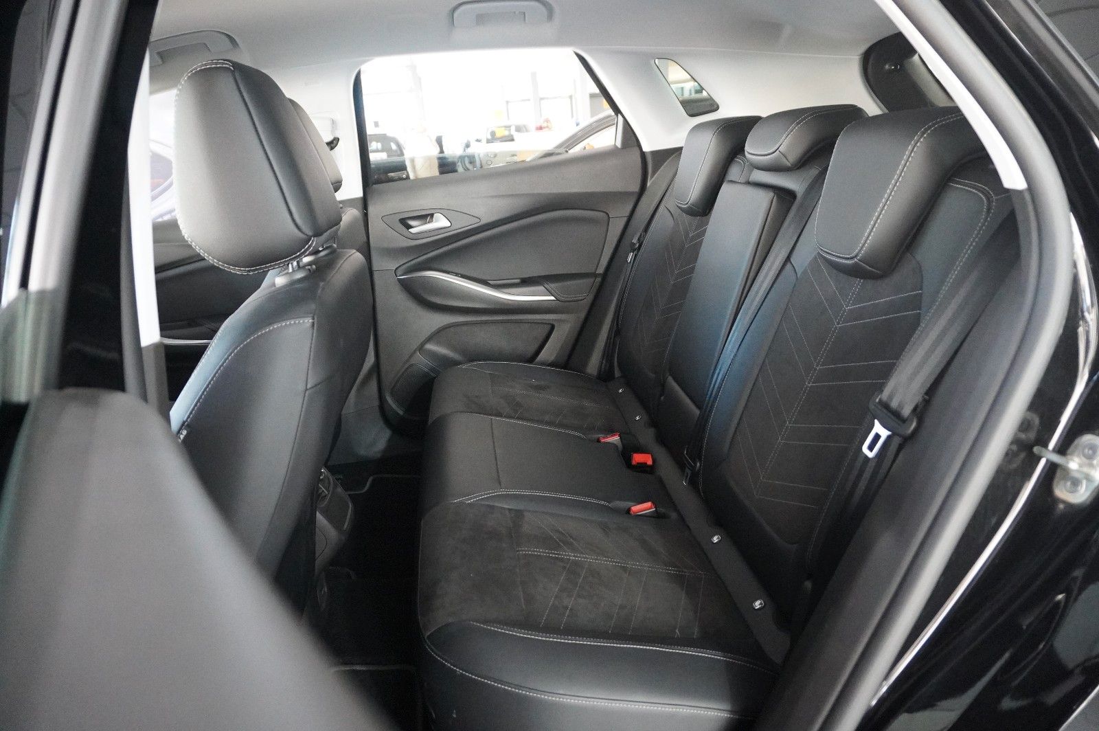 Fahrzeugabbildung Opel Grandland (X) ULTIMATE 4HYBRID NAVI/LED/SPORT/SH