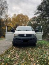 Volkswagen T5 Caravelle 2.5 TDI, 131 PS, Camper - weiße Volkswagen T5 Caravelle
