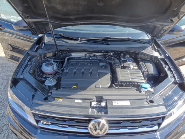 Fahrzeugabbildung Volkswagen Tiguan/R-Line/4x4/DSG/AHK/Navi/Super Optik