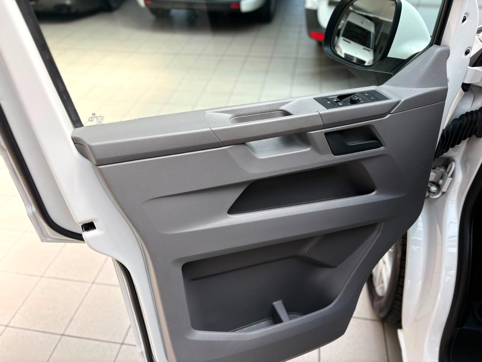 Volkswagen T6.1 Caravelle/Lang/7-Sitzer/Automatik/AHK/Neuzu
