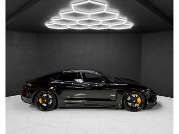 صورة 5 لـ 2020 Porsche TAYCAN