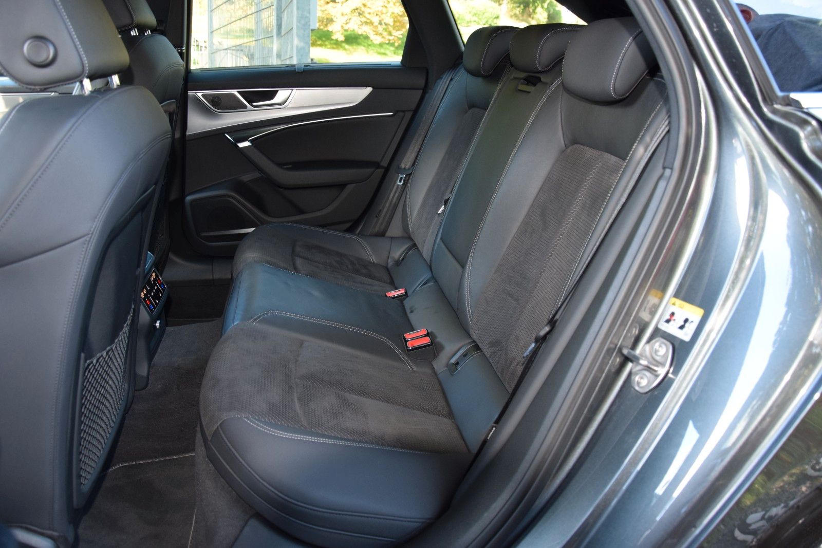 Audi A6 Avant 55 TFSI e QU 3x S-LINE HD-LED PANO 360° foto 9