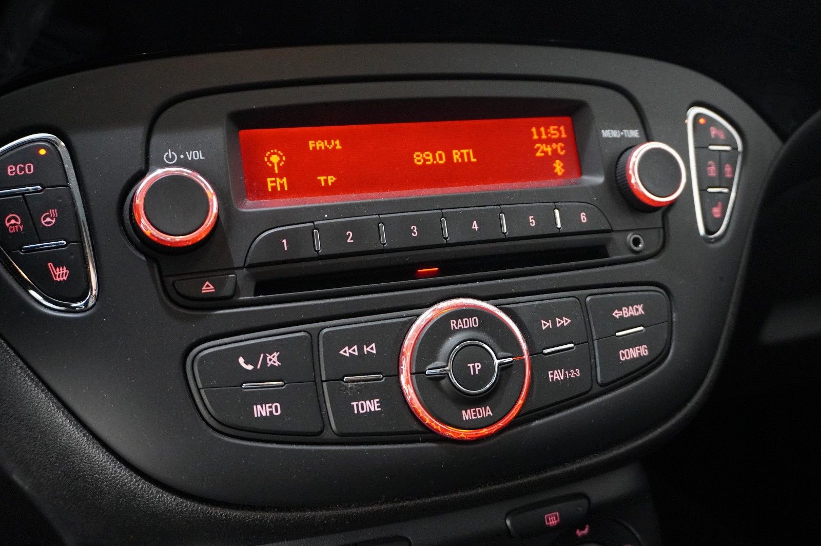 Fahrzeugabbildung Opel Corsa E 1.2 COLOR EDIT. AUTOM. LED/SHZ/SPORT/USB