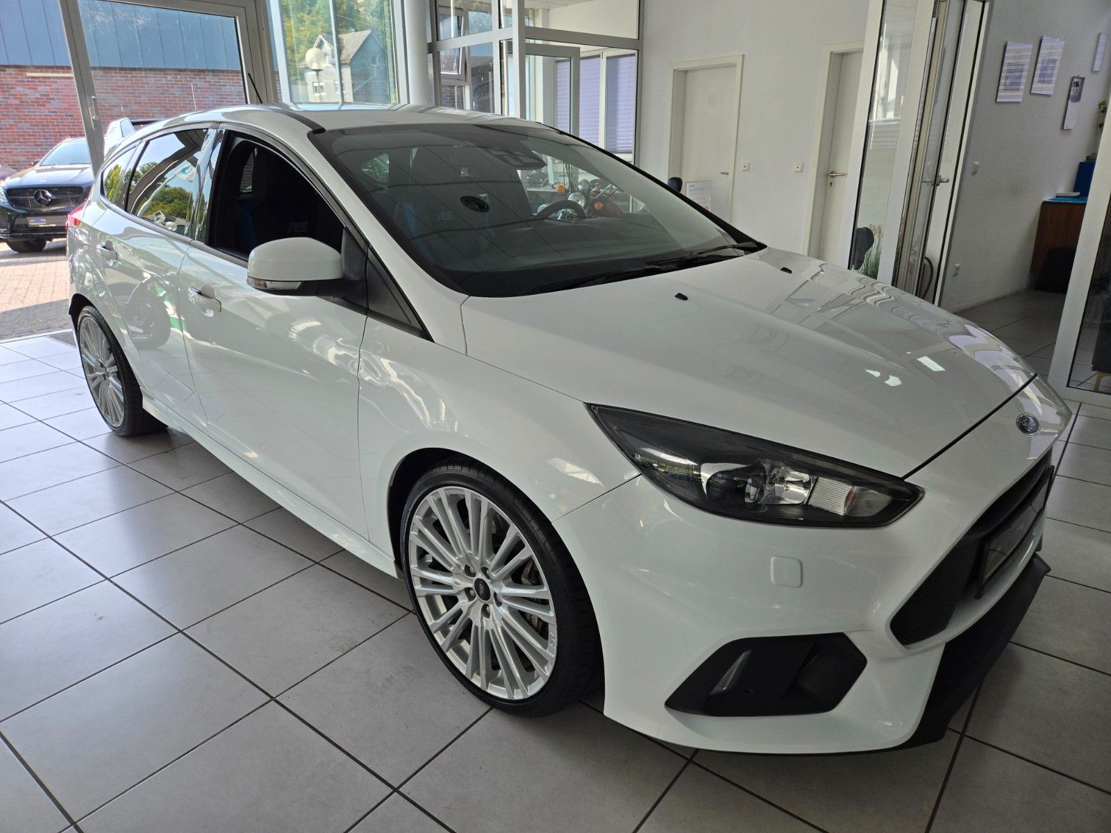 Fahrzeugabbildung Ford Focus Lim. RS*Recaro Sitze