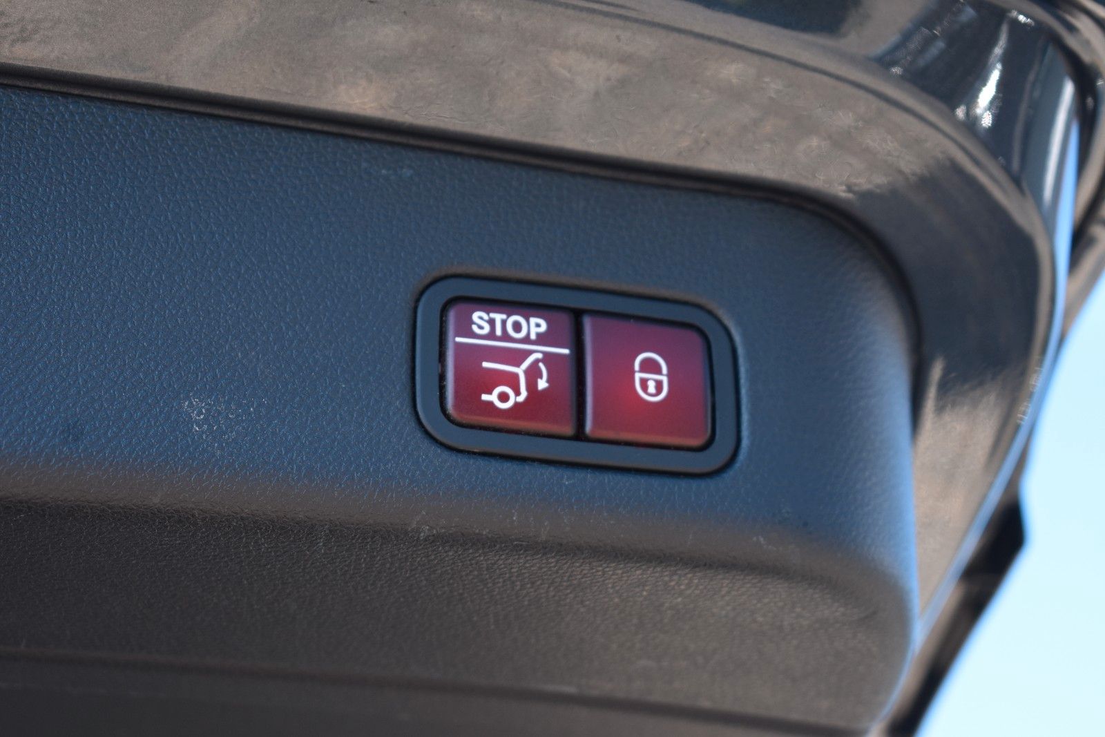 Fahrzeugabbildung Mercedes-Benz ML 350 CDI Display Fond H&K AHK Pano Softclose